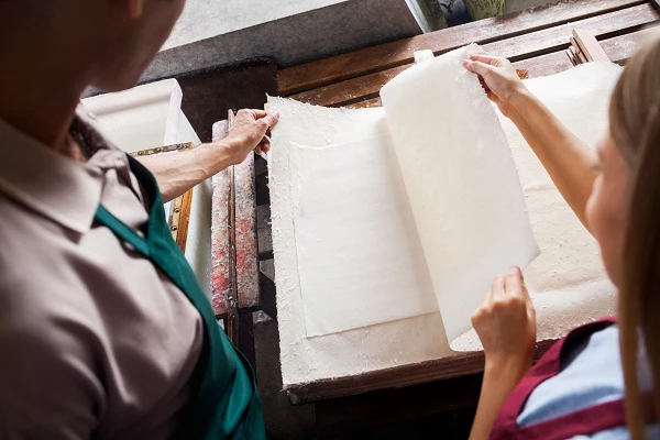 South Africa's Export of Handmade Paper Decreases by 63% to $124K in December 2023